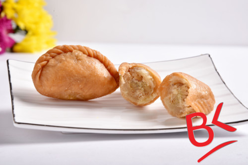 Shahi-Khoya-Samosa-1-(Please-remove-Pistachio-&-Nuts-through-PhotoShop)(1)